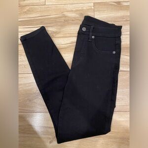 Black Levi’s Skinny Jeans Size 25
